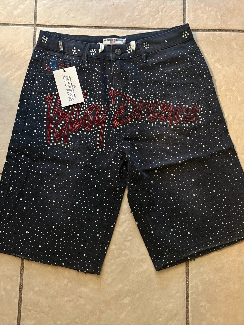 VALE FOREVER RHINESTONE BLACK JEAN SHORTS 🔥